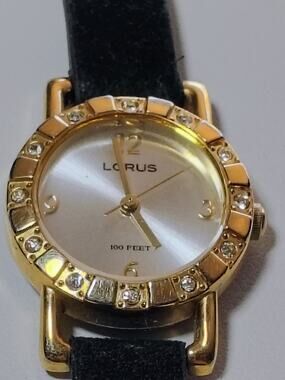 Lorus LR2199 Women's Gold Tone Crystal Bezel Watch Runs New Battery